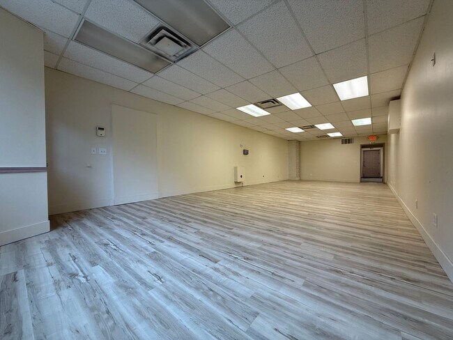 Building Photo - 3966-3966 Minnehaha Ave