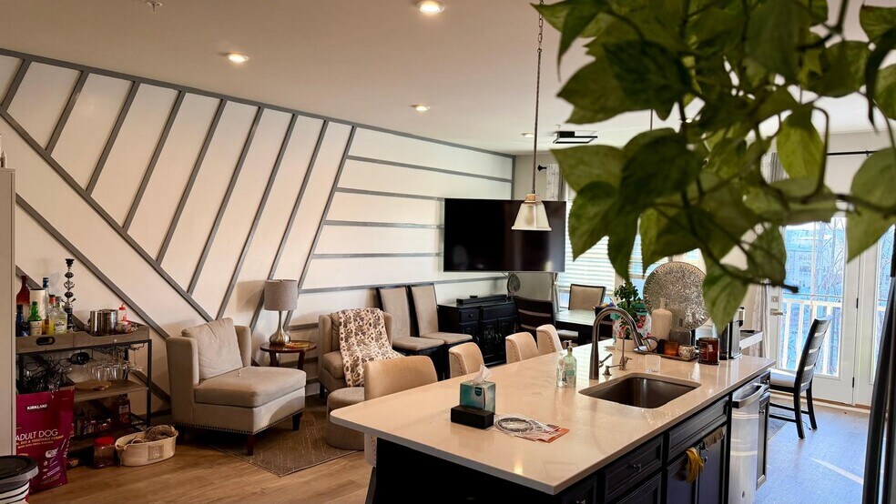 Building Photo - 6032 Goshawk St