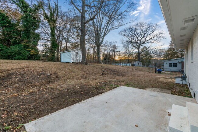 Building Photo - 6037 Dahlgren Ave