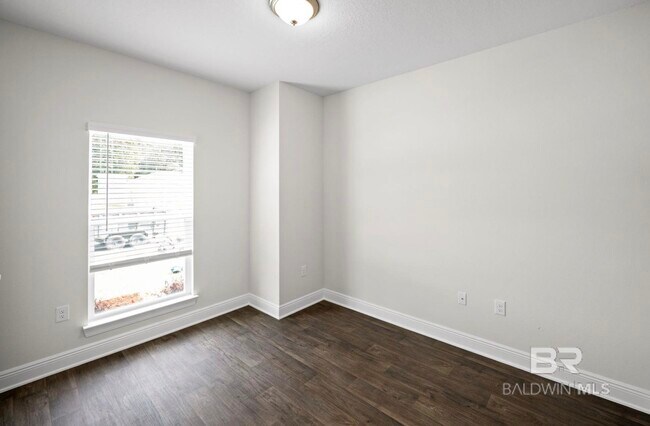 Building Photo - 13793 Shea Cir