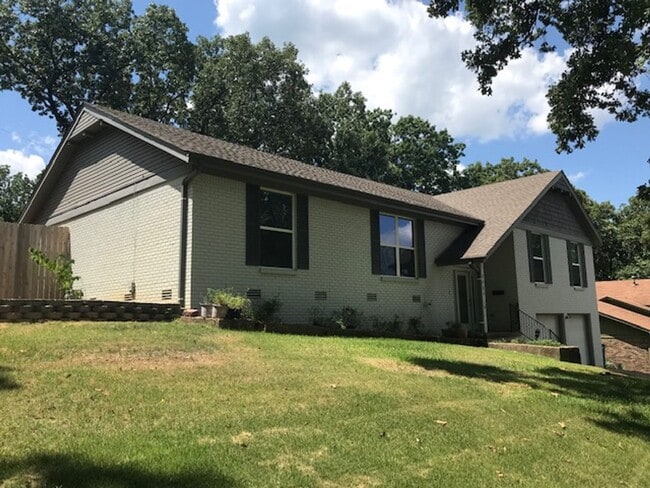 Building Photo - Breckenridge House