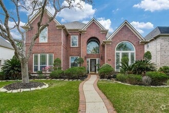 Building Photo - 28 Twin Valley Dr