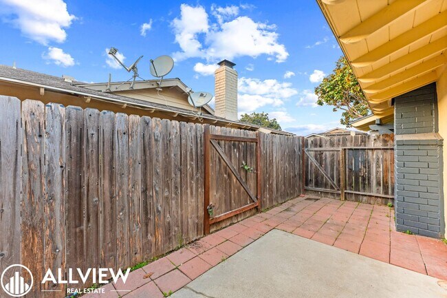 Building Photo - 7572 Amazon Dr