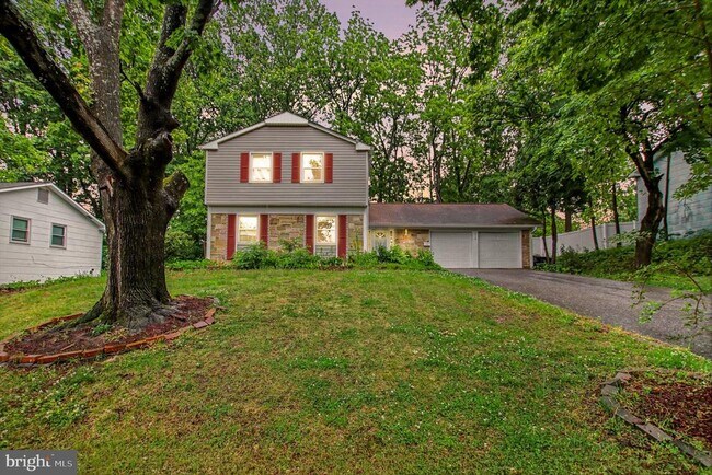 Building Photo - 1405 Peachwood Ln