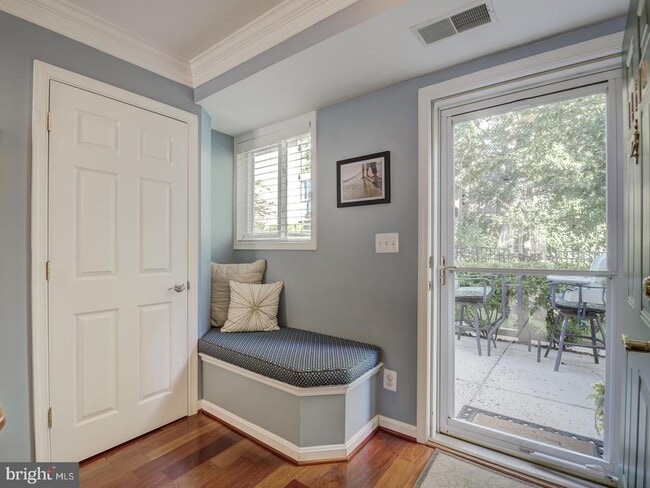 Building Photo - 1471C N Van Dorn St