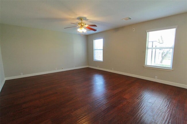 Building Photo - 15120 Plowshare Dr