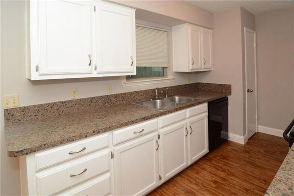 Building Photo - 925 Baldwin St