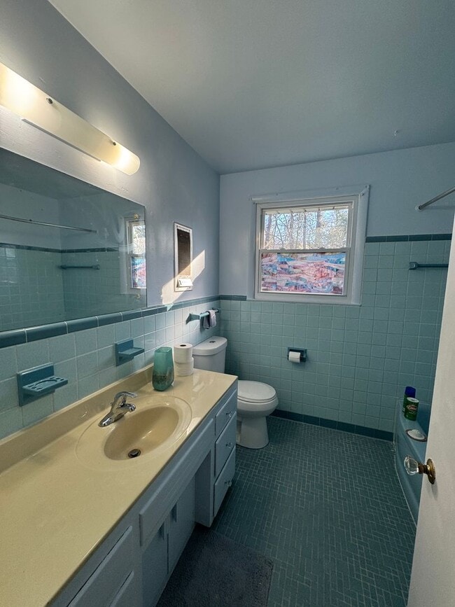 Building Photo - Spacious Brick Home in Desirable Inglewood – East Nashville