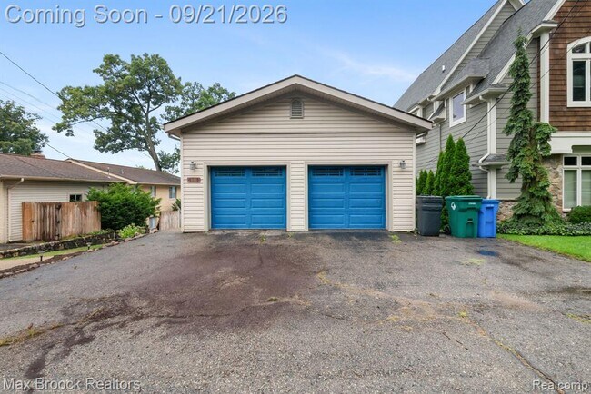 Building Photo - 4151 Bluebird Dr