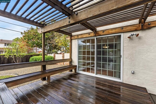 Building Photo - 2201 Quiet Pl Dr