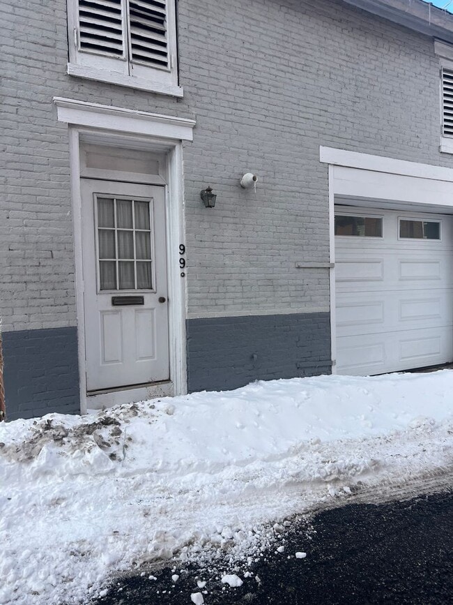 Building Photo - Downtown Carlisle Hidden Gem.