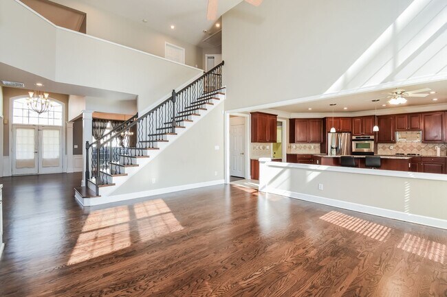 Building Photo - 5BR / 5BA Executive Home in Devonshire Court | 3,600 Sq Ft | Walk to Park and Pool