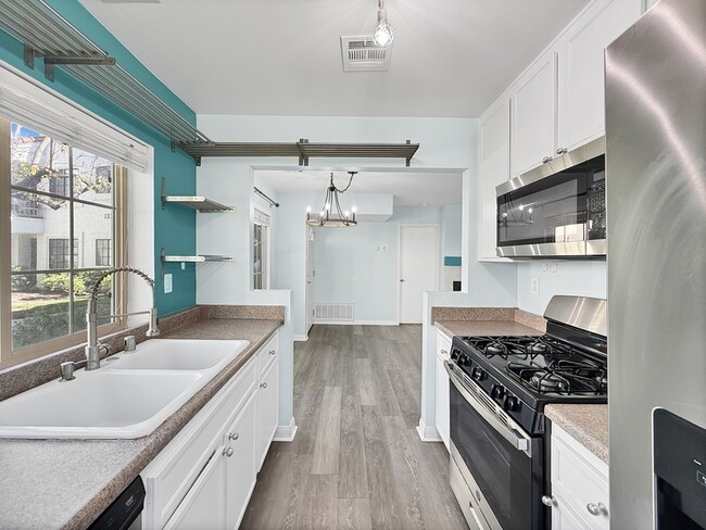 Building Photo - 13316 Caminito Ciera