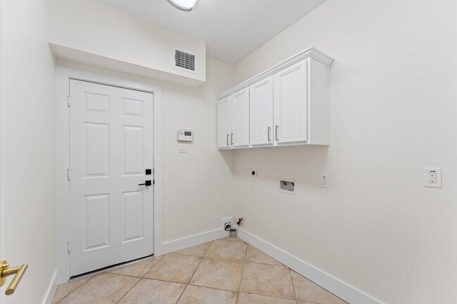 Building Photo - 31318 Bearing Star Ln