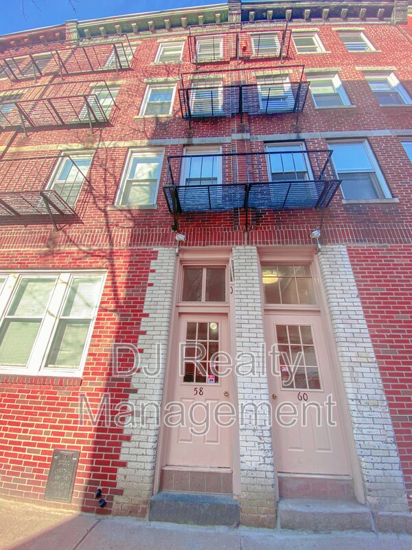 Building Photo - 60 N Margin St