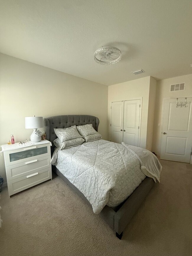 Building Photo - 4 Bedroom/3 Bath two-story home in Arbor Greens