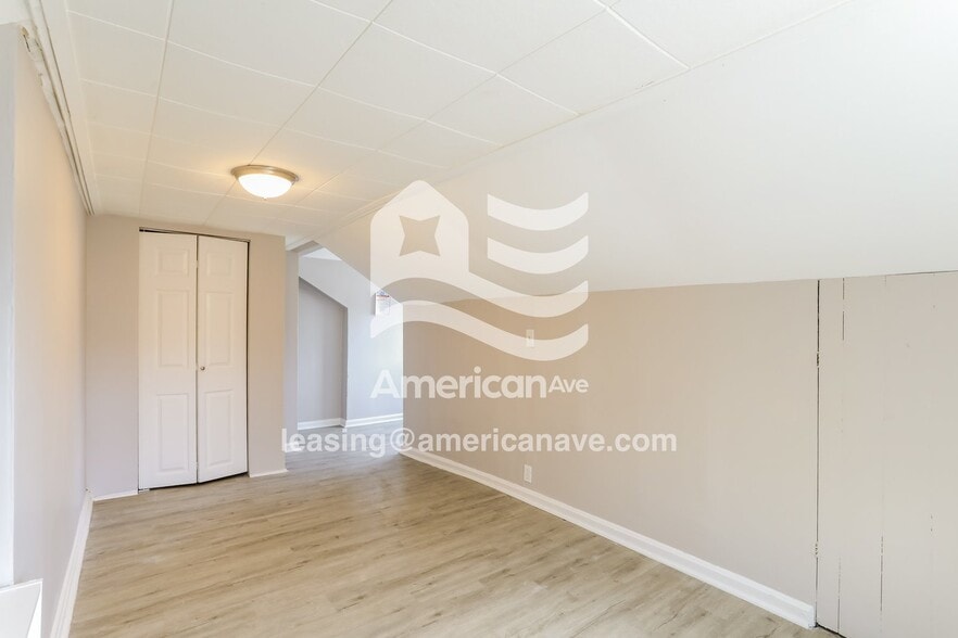 Building Photo - 1217 W Galbraith Rd