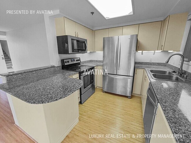 Building Photo - 1629 Waikahalulu Ln