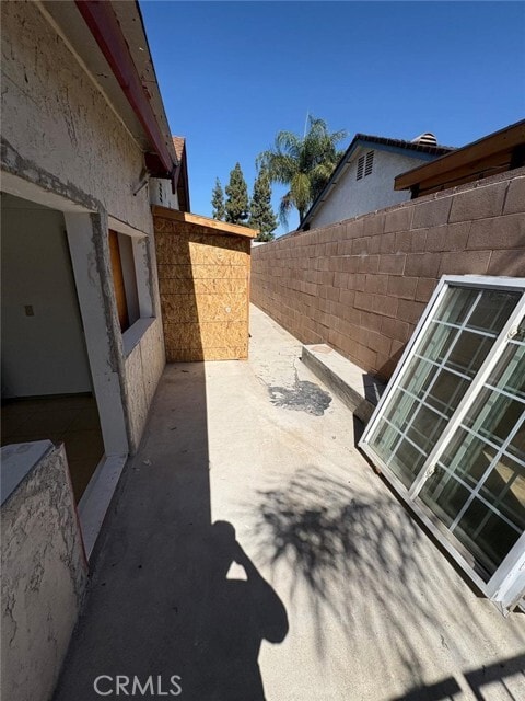 Building Photo - 661 S Yucca Ave