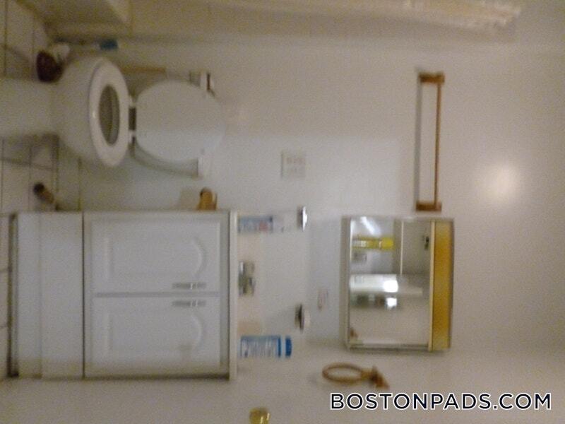 Building Photo - 171 Hemenway St