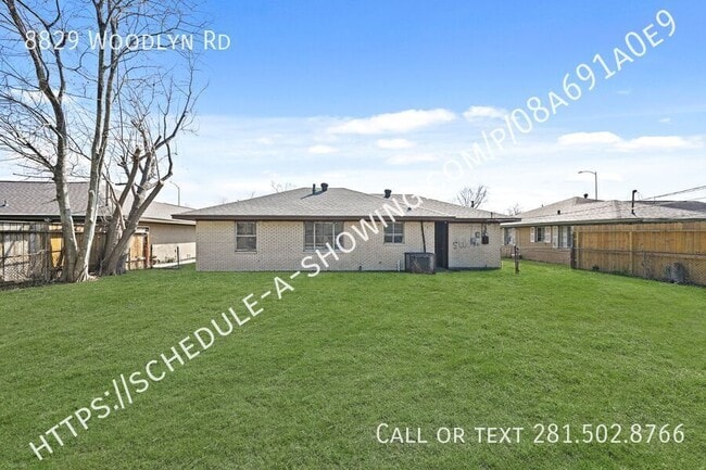 Building Photo - 8829 Woodlyn Rd