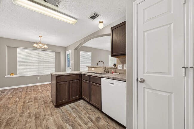 Building Photo - 5437 N Buffalo Cir