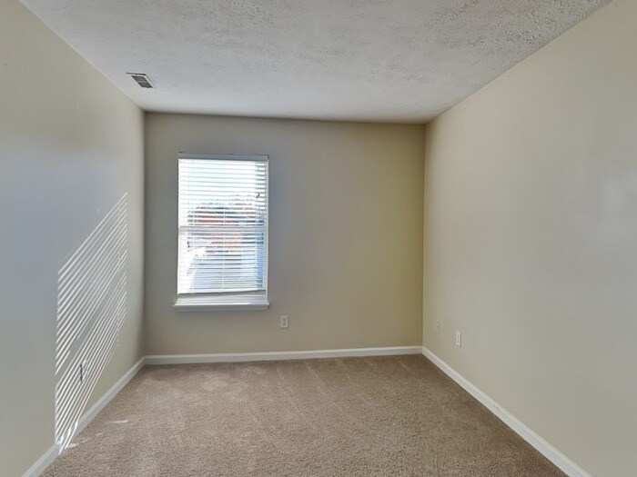 Building Photo - 11101 Waterfield Ln