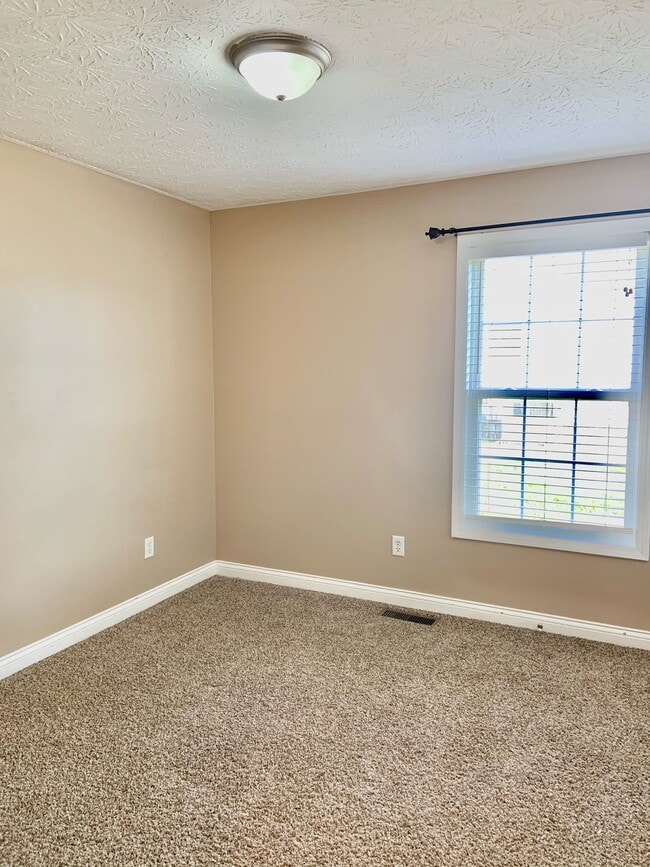 Building Photo - 115 Kodiak Ct