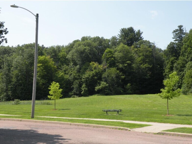 Back of the building - 372 Hildred Dr