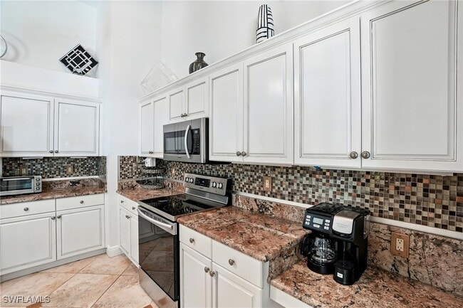 Building Photo - 5891 Golden Oaks Ln