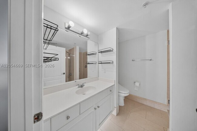 Building Photo - 1627 SW 37th Ave