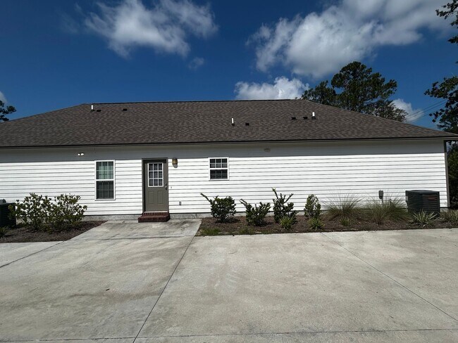 Building Photo - Beautiful duplex in Valdosta, Ga!