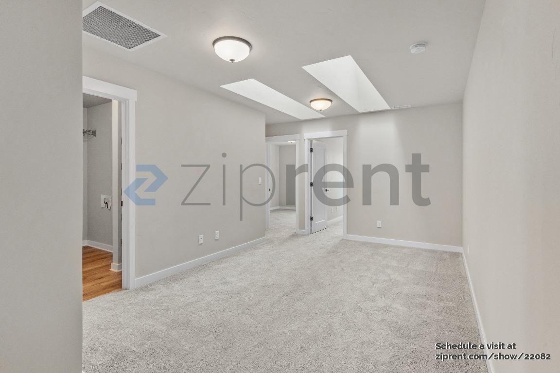 Building Photo - 4111 SE Century Blvd
