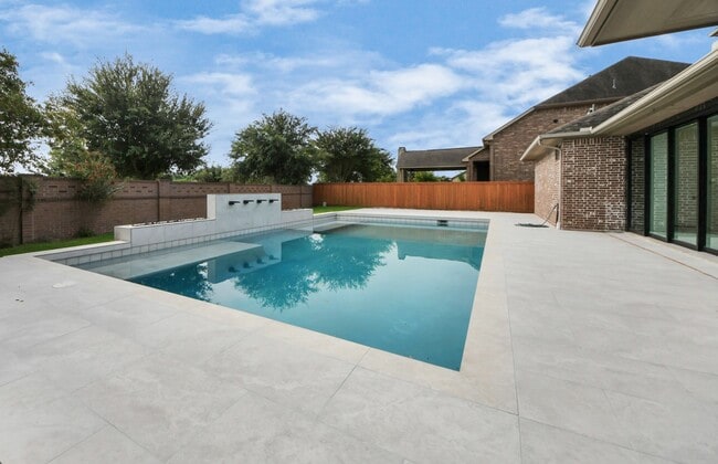 Building Photo - 23514 Bellina Dr