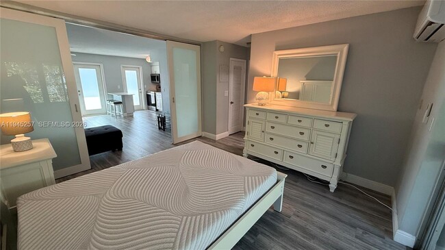 Building Photo - 2115 NE 42nd Ct