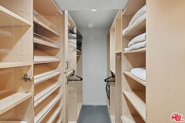 Building Photo - 720 Huntley Dr