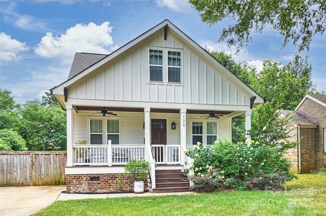 Building Photo - 126 N Smallwood Pl