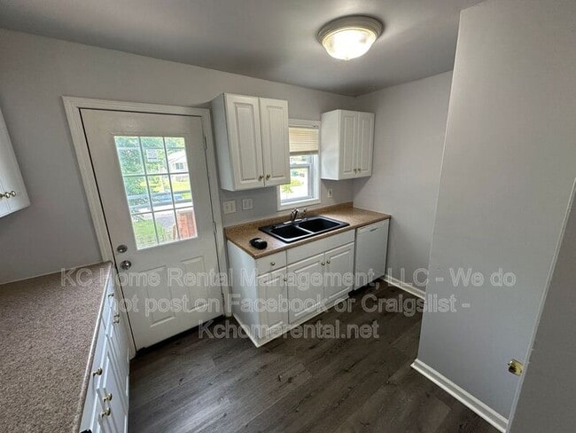 Building Photo - 4116 Springfield St