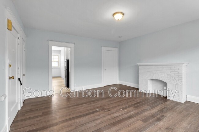 Building Photo - 2720 Main St