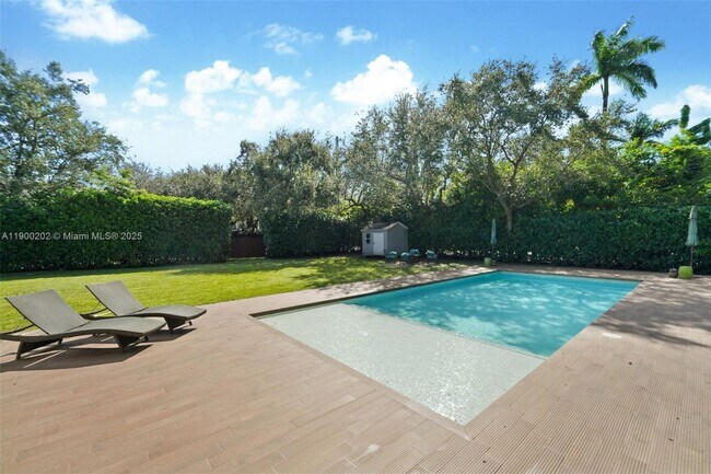 Building Photo - 4920 SW 76th St