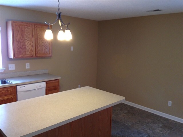 Building Photo - 128 Willowbend Ln