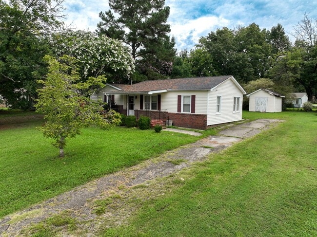 Building Photo - 113 Crestview Dr