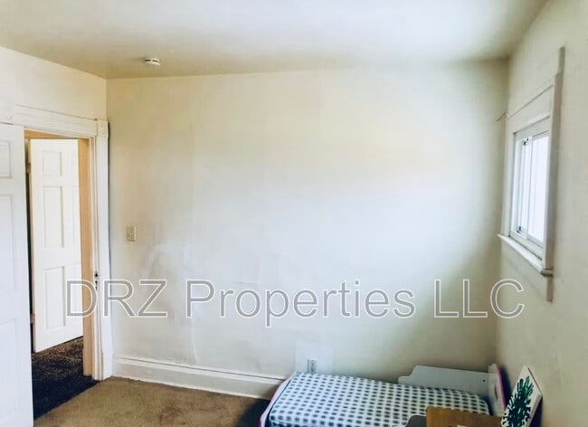 Building Photo - 1017 Bridge St NW