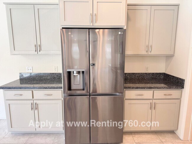 Building Photo - Incredible 4 Bed 3 Bath Home In Sage Estates!!!