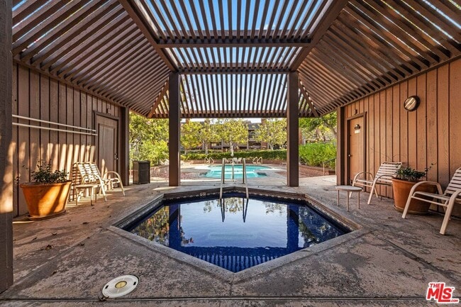 Building Photo - 4608 Glencoe Ave