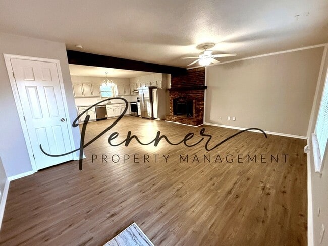 Building Photo - 1713 E T C Lea Rd