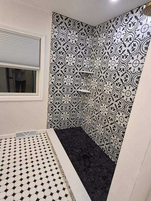 Building Photo - 5 Lakeview Ave