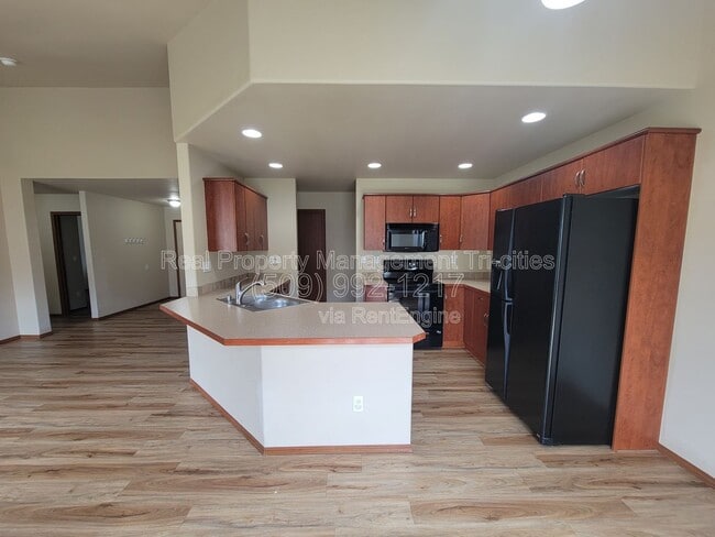 Building Photo - 1653 Larkspur Dr