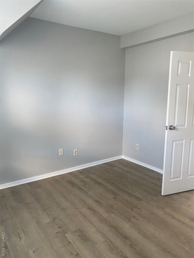 Building Photo - 104 River Ave