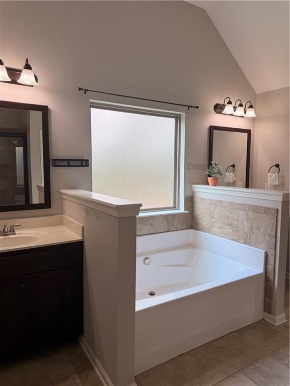 Building Photo - 559 Madison Park
